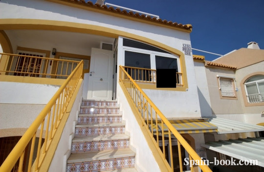 Бунгало Бунгало с солярием в спальном районе Торревьехи, Коста Бланка, Торревьеха