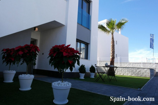 Бунгало Новые современные бунгало с солярием, Коста Бланка, Гуардамар дель Сегура