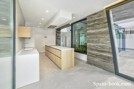 Виллы Современные вилла в курортном городе Альбир в пригорде Бенидорма, Коста Бланка, Бенидорм