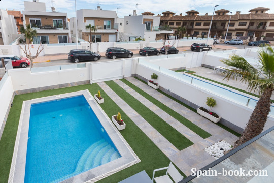 Виллы Современные виллы рядом с пляжем в San Pedro del Pinatar / Мурсия, Коста Бланка, Сан-Педро-дель-Пинатар