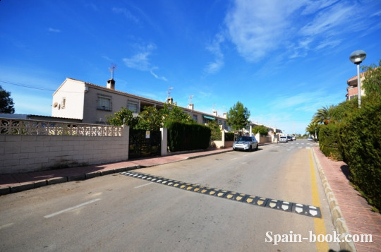 Бунгало Бунгало на втором этаже+двор,в 1км от пляжа в Кабо Роиг / Ориуэла Коста, Коста Бланка, Кабо Роиг