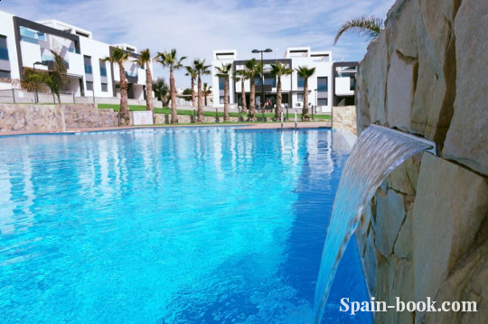 Бунгало Современный жилой комплекс с коммерческим центром в El Raso, Гвардамар, Коста Бланка, Гуардамар дель Сегура