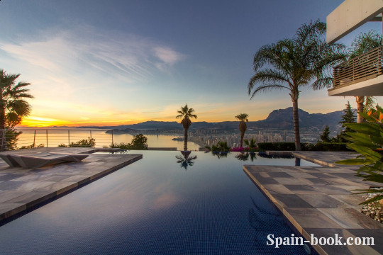 Виллы Вилла класса ЛЮКС с панорамным видом на город Бенидорм, Коста Бланка, Бенидорм