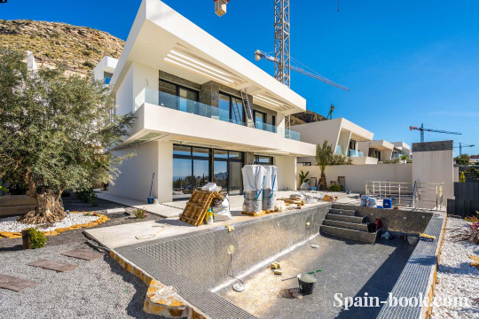 Виллы Современные виллы с панорамным видом на море и курортный город Бенидорм, Коста Бланка, Бенидорм