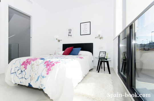 Таунха́ус Новый резиденциальный комплекс рядом с гольфом Вийямартин, Ориуэла Коста, Коста Бланка, Вийямартин