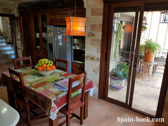 Виллы Большая вилла в 5-ти минутах до центра Торревьехи, Коста Бланка, Торревьеха