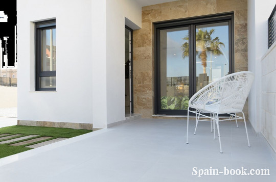 Таунха́ус Новый резиденциальный комплекс рядом с гольфом Вийямартин, Ориуэла Коста, Коста Бланка, Вийямартин