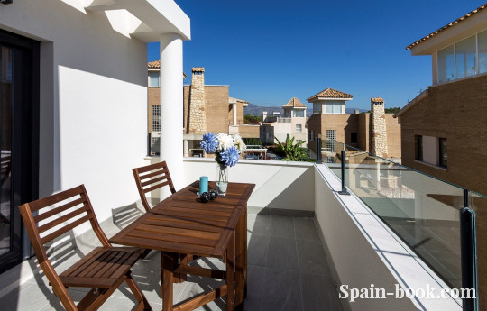 Виллы Современный комплекс вилл в курортном городе La Nucia,что в пригороде Бенидорма, Коста Бланка, Ла Нусия