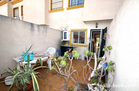 Таунха́ус Таунхаус с видом на коммунальный бассейн в Кабо Роиг / Ориуэла Коста, Коста Бланка, Кабо Роиг