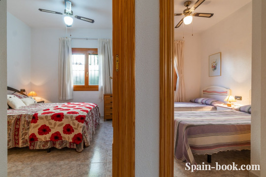 Бунгало Бунгало с садом в 1,5км от пляжа в Плайя Фламенка / Ориуэла Коста, Коста Бланка, Плайя Фламенка