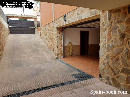 Виллы Большая вилла в 5-ти минутах до центра Торревьехи, Коста Бланка, Торревьеха