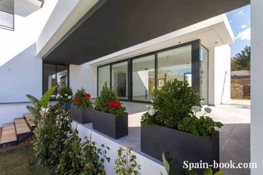 Виллы Шикарная вилла в популярном курорте Альтеа, Коста Бланка, Алтея