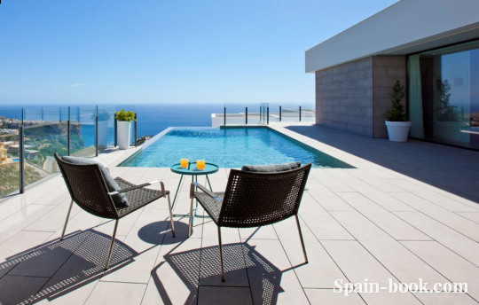 Виллы Современная вилла с видом на море в пригороде Кальпе / Аликанте, Коста Бланка, Кальпе