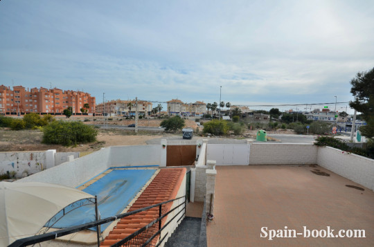 Бунгало Бунгало на втором этаже+двор,в 1км от пляжа в Кабо Роиг / Ориуэла Коста, Коста Бланка, Кабо Роиг