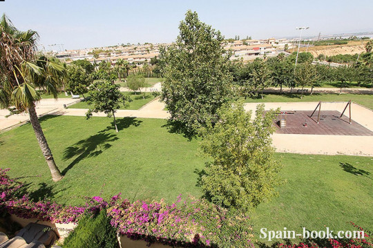 Таунха́ус Уютный таунхаус в популярном районе Торревьехи / Пунта Прима, Коста Бланка, Пунта Прима