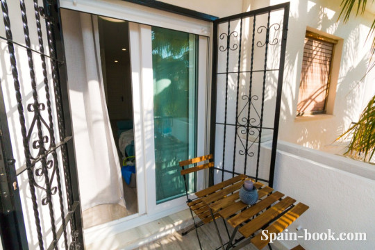 Апартаменты Апартаменты с видом на коммунальный бассейн комплекса в Пунта Прима / Торревьеха, Коста Бланка, Пунта Прима