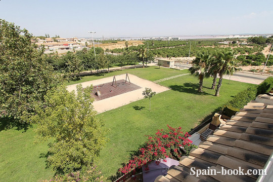 Таунха́ус Уютный таунхаус в популярном районе Торревьехи / Пунта Прима, Коста Бланка, Пунта Прима