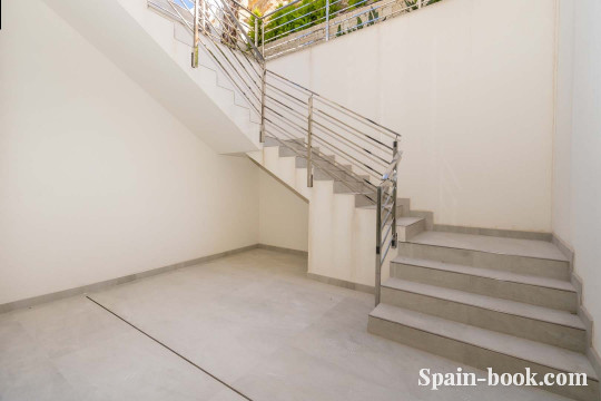 Виллы Современные виллы с панорамным видом на море и курортный город Бенидорм, Коста Бланка, Бенидорм