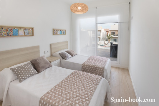 Виллы Современные виллы рядом с пляжем в San Pedro del Pinatar / Мурсия, Коста Бланка, Сан-Педро-дель-Пинатар