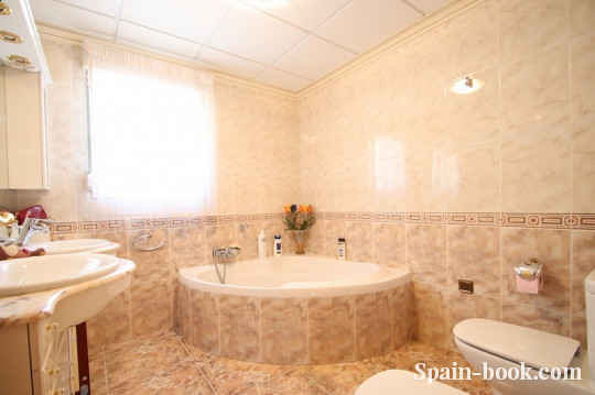 Виллы Вилла с большим участком в зеленом районе Торревьехи, Лос Балконес, Коста Бланка, Лос Балконес