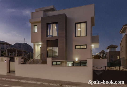 Виллы Современный комплекс вилл в курортном городе La Nucia,что в пригороде Бенидорма, Коста Бланка, Ла Нусия