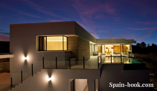 Виллы Современная вилла с видом на море в пригороде Кальпе / Аликанте, Коста Бланка, Кальпе