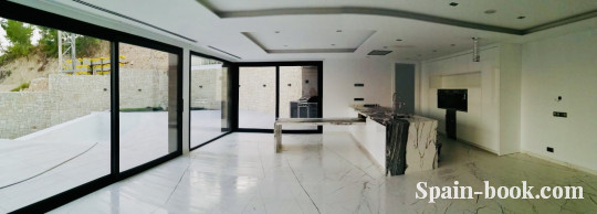 Виллы Вилла с видом на море и сосновый лес в пригороде Кальпе, Коста Бланка, Бенисса