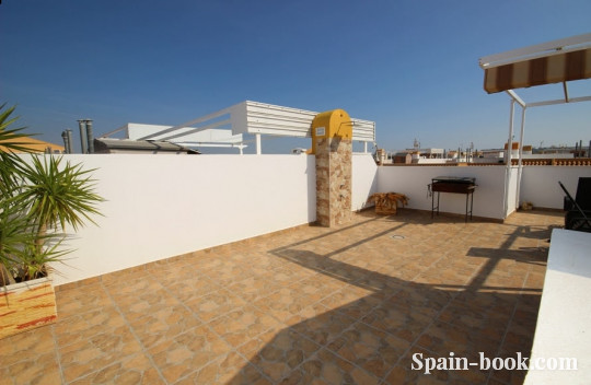 Бунгало Бунгало с солярием в спальном районе Торревьехи, Коста Бланка, Торревьеха