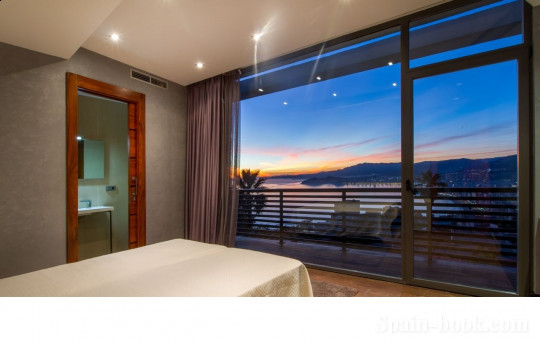 Виллы Вилла класса ЛЮКС с панорамным видом на город Бенидорм, Коста Бланка, Бенидорм