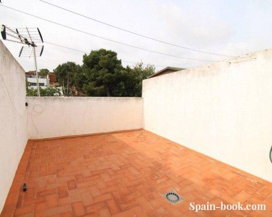 Таунха́ус Просторный таунхаус в зеленом пригороде Торревьехи, Лос Балконес, Коста Бланка, Лос Балконес