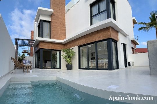 Виллы Современные смежные виллы рядом с пляжем в Santiago de la Ribera / Мурсия, Коста Бланка, Сантьяго-де-ла-Рибера