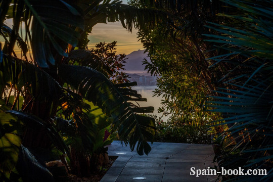 Виллы Вилла класса ЛЮКС с панорамным видом на город Бенидорм, Коста Бланка, Бенидорм