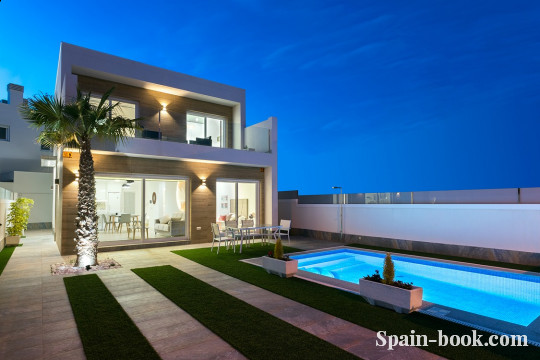 Виллы Современные виллы рядом с пляжем в San Pedro del Pinatar / Мурсия, Коста Бланка, Сан-Педро-дель-Пинатар