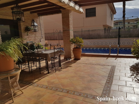 Виллы Большая вилла в 5-ти минутах до центра Торревьехи, Коста Бланка, Торревьеха