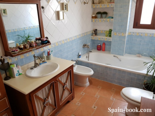 Виллы Большая вилла в 5-ти минутах до центра Торревьехи, Коста Бланка, Торревьеха