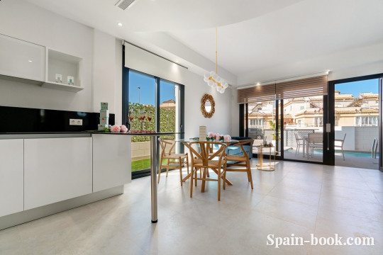 Виллы Новые смежные виллы рядом с гольф-полями в Вийямартин, Ориуэла Коста, Коста Бланка, Вийямартин