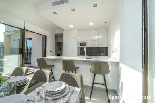 Виллы Новые виллы на второй линии Гольфа Roda Golf в 3км до пляжа Mar Menor / Мурсия, Коста Бланка, Сан Хавьер