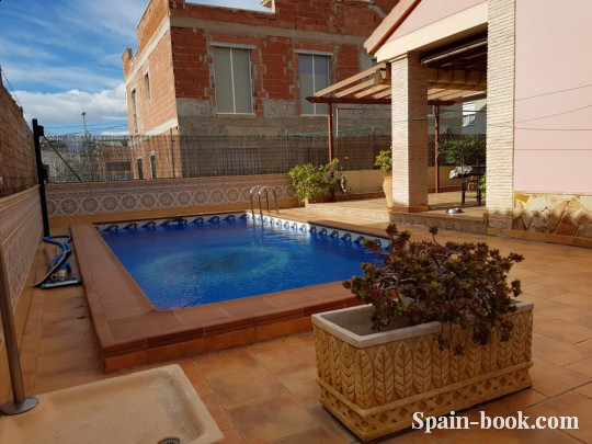 Виллы Большая вилла в 5-ти минутах до центра Торревьехи, Коста Бланка, Торревьеха