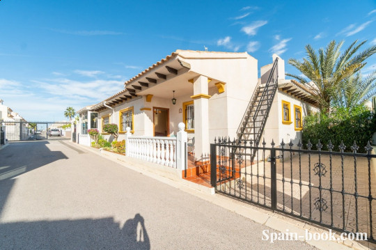 Дом Смежный дом в престижном районе Ориуэла Коста / Плайя Фламенка, Коста Бланка, Плайя Фламенка