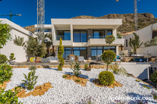 Виллы Современные виллы с панорамным видом на море и курортный город Бенидорм, Коста Бланка, Бенидорм