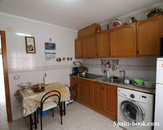 Таунха́ус Просторный таунхаус в зеленом пригороде Торревьехи, Лос Балконес, Коста Бланка, Лос Балконес