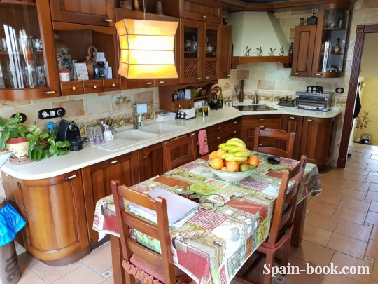 Виллы Большая вилла в 5-ти минутах до центра Торревьехи, Коста Бланка, Торревьеха