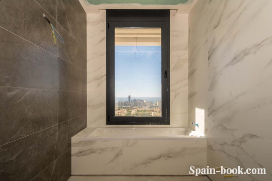 Виллы Современные виллы с панорамным видом на море и курортный город Бенидорм, Коста Бланка, Бенидорм