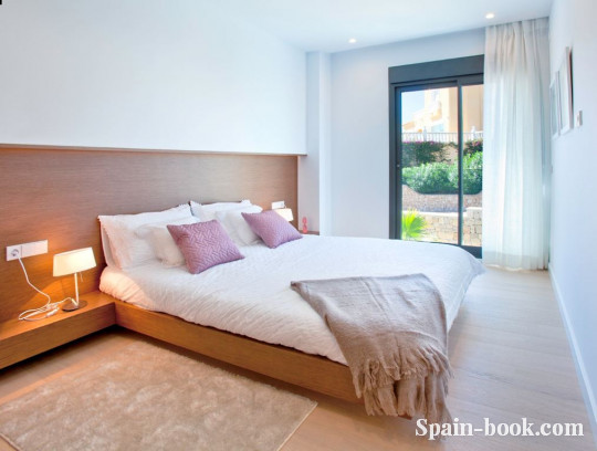 Виллы Современная вилла с видом на море в пригороде Кальпе / Аликанте, Коста Бланка, Кальпе