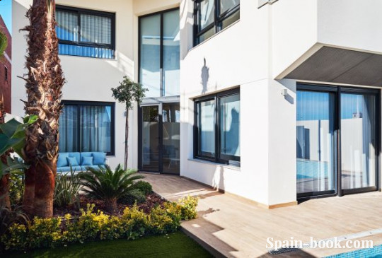 Виллы Современные виллы в 200м от моря в Ла Велета, Торревьеха, Коста Бланка, Торревьеха