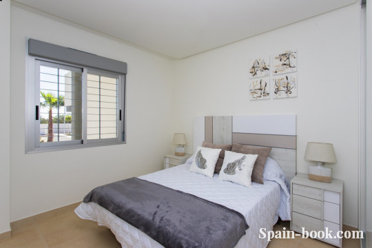 Бунгало Новые бунгало с садом или солярием в 2км от пляжа Плайя Фламенка / Ориуэла Коста, Коста Бланка, Плайя Фламенка