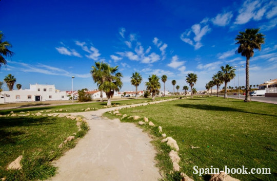 Бунгало Бунгало с солярием в спальном районе Торревьехи, Коста Бланка, Торревьеха