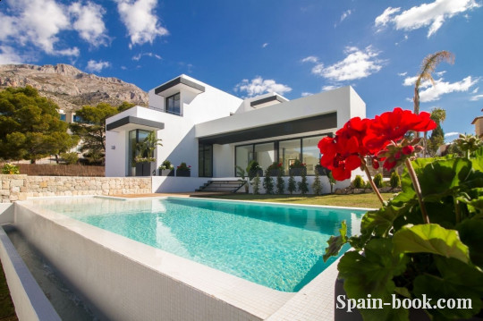 Виллы Шикарная вилла в популярном курорте Альтеа, Коста Бланка, Алтея