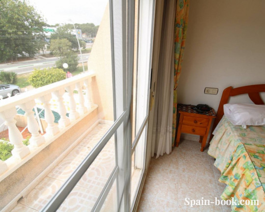 Таунха́ус Просторный таунхаус в зеленом пригороде Торревьехи, Лос Балконес, Коста Бланка, Лос Балконес