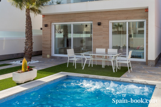 Виллы Современные виллы рядом с пляжем в San Pedro del Pinatar / Мурсия, Коста Бланка, Сан-Педро-дель-Пинатар